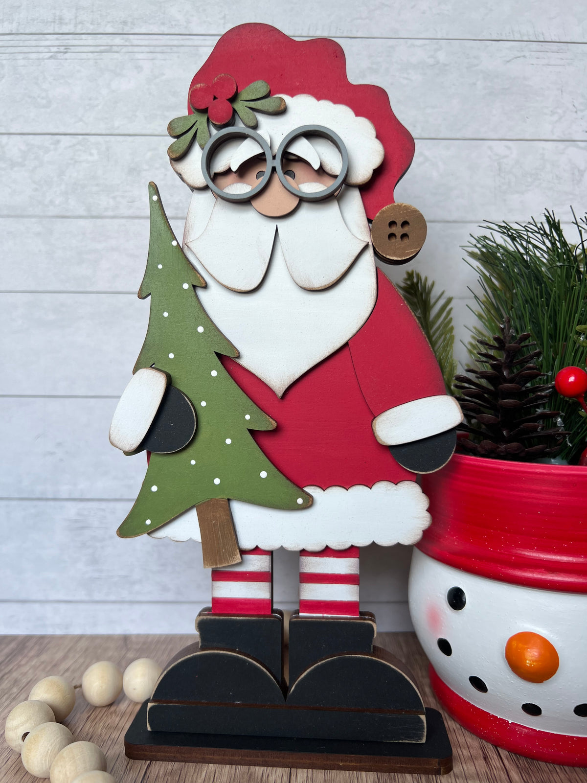 Vintage Standing Santa Shelf Sitter – Hand-Painted Christmas Décor