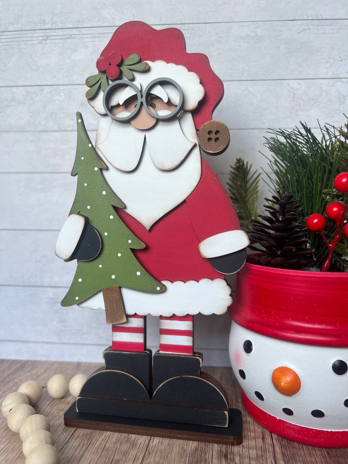 Vintage Standing Santa Shelf Sitter – Hand-Painted Christmas Décor