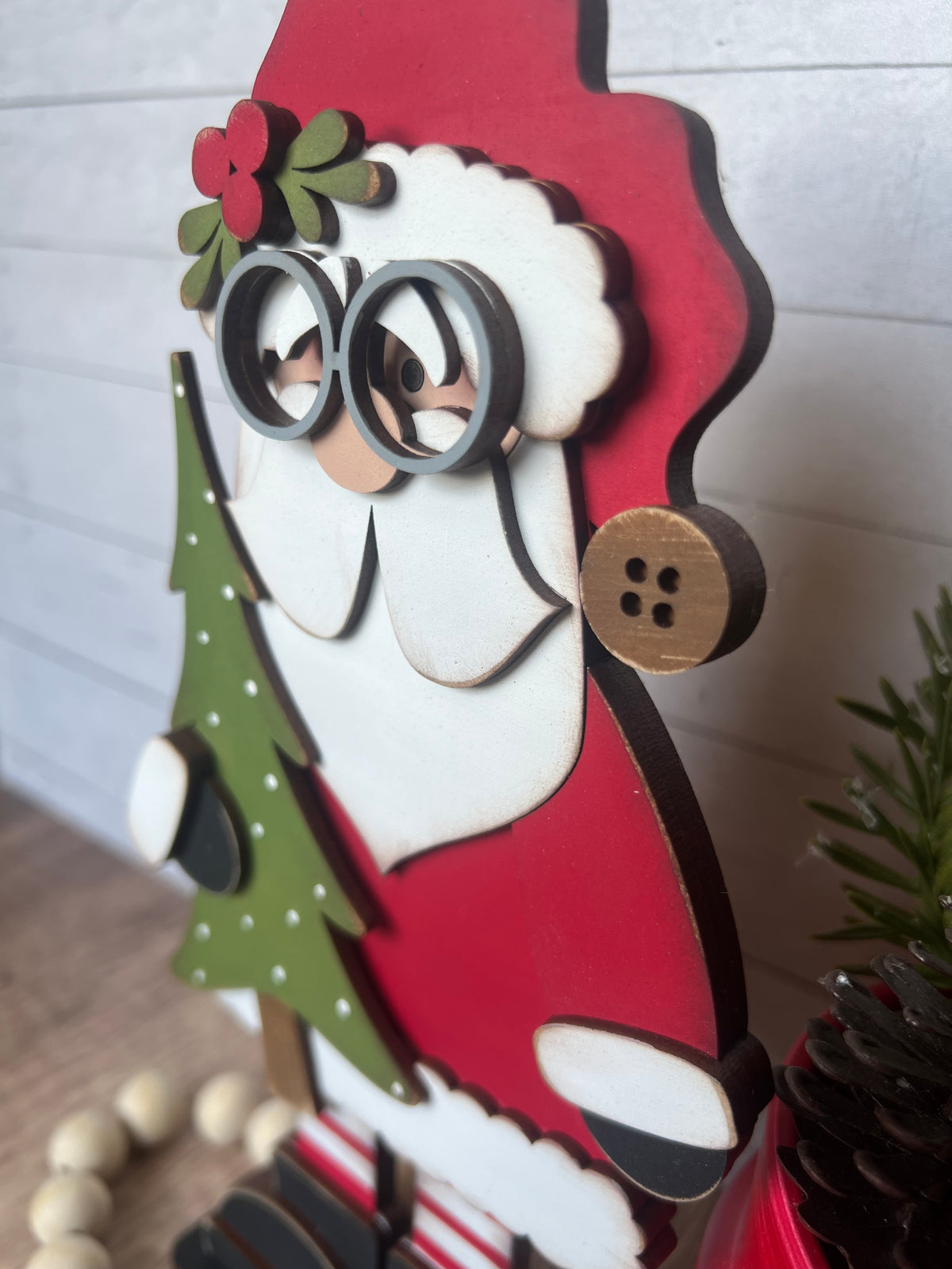 Vintage Standing Santa Shelf Sitter – Hand-Painted Christmas Décor