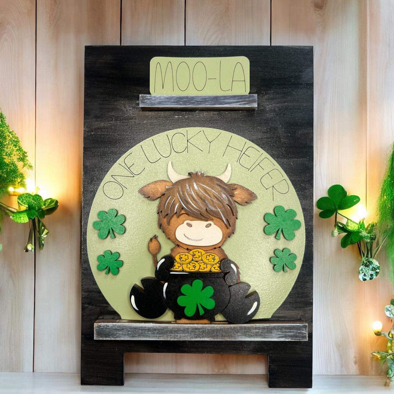 St. Patrick's Highland Cow 1 (shamrocks) Easel Insert