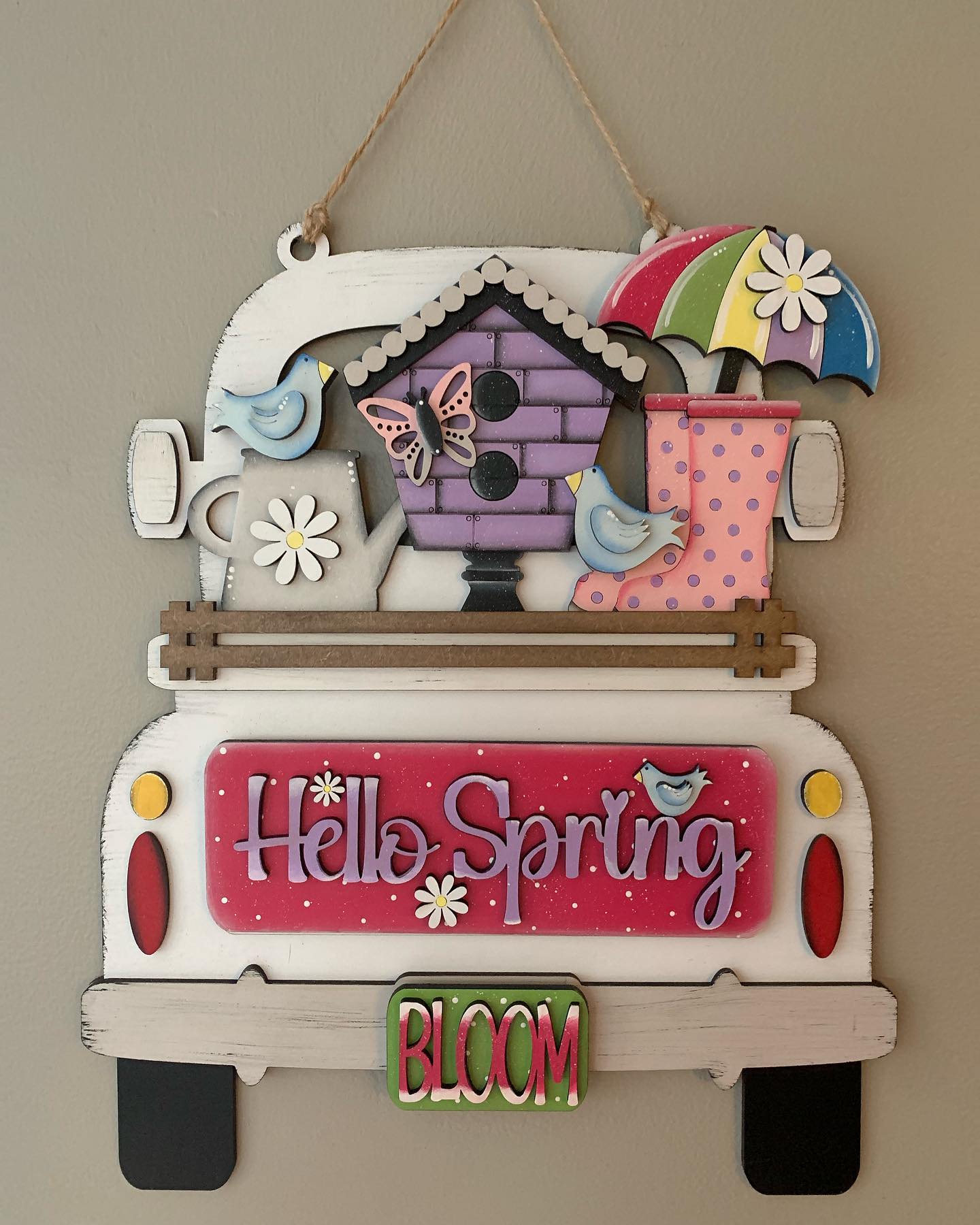 Spring Hanging Truck | Cutting Board