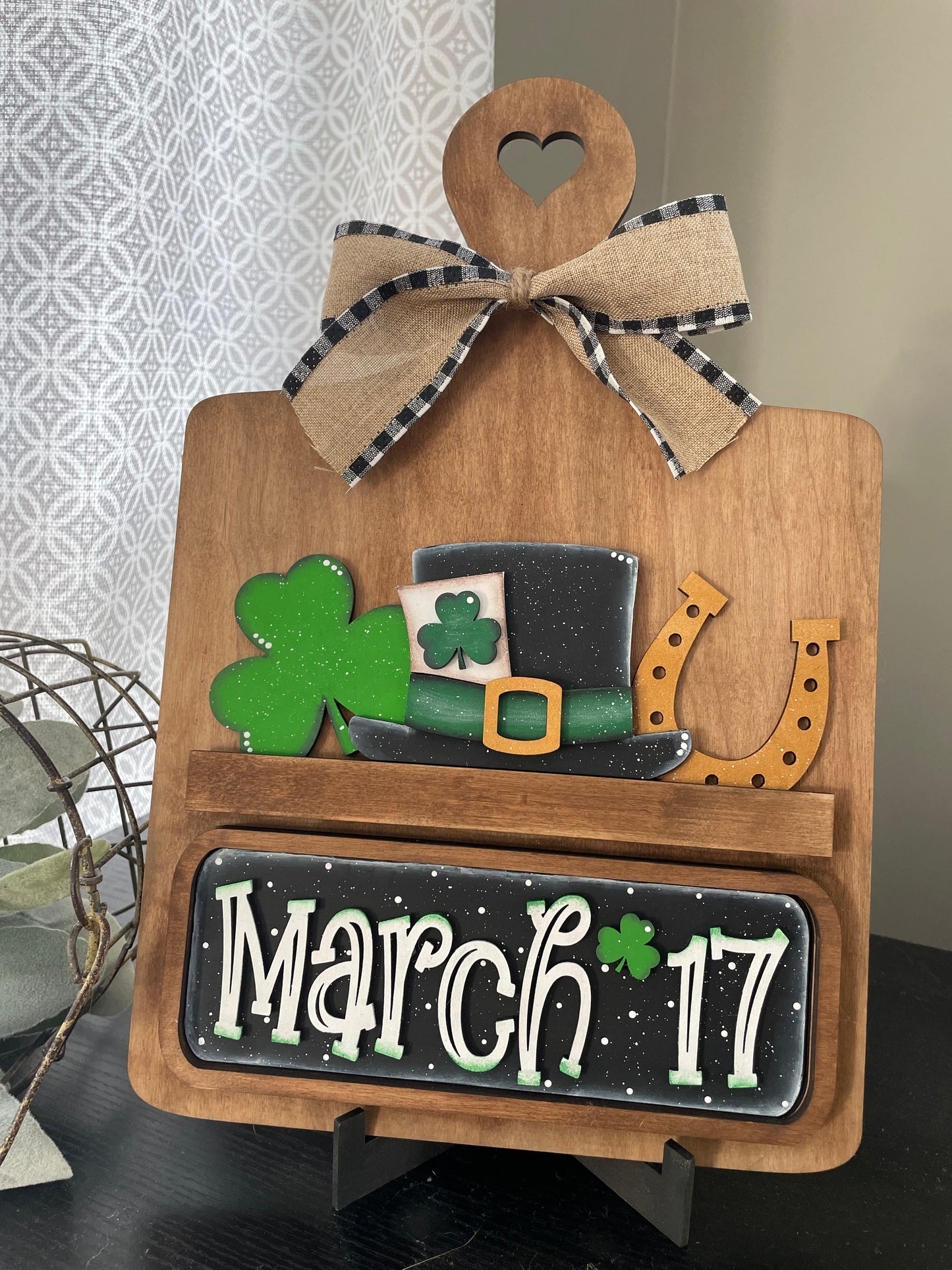 St. Patrick's Day Hanging Truck | Cutting Board