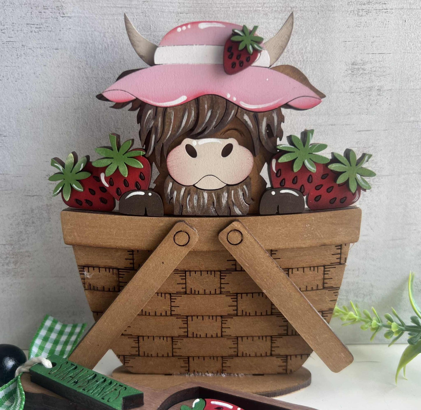Highland Cow Strawberry Mini Basket Insert